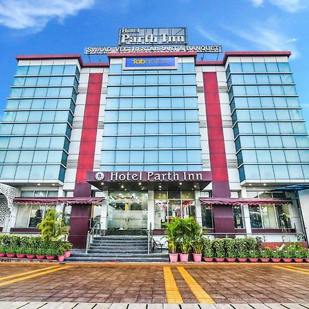Hotel Parth Inn Ghaziabad Extérieur photo