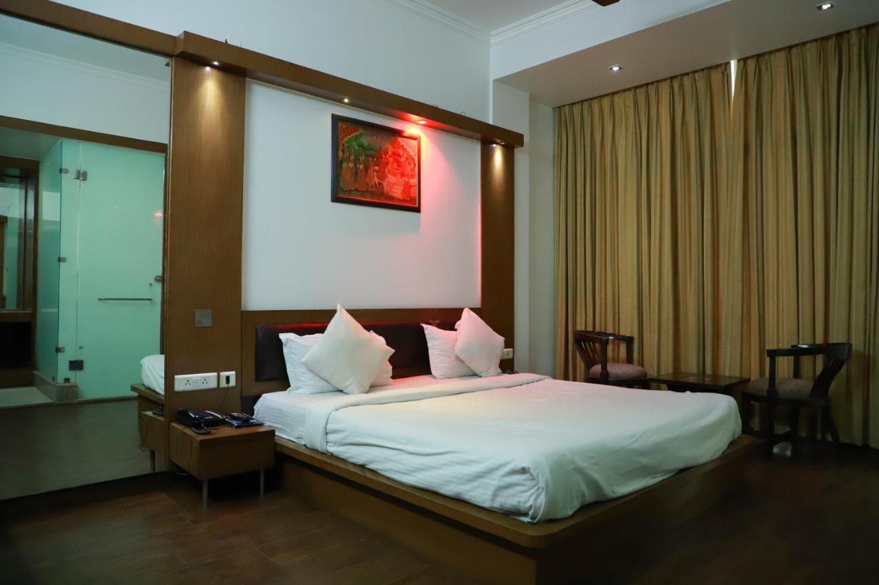 Hotel Parth Inn Ghaziabad Extérieur photo