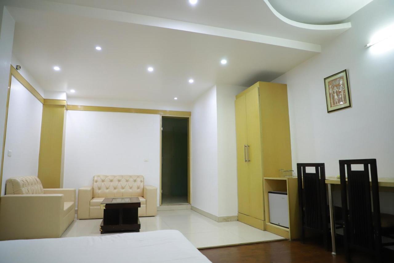 Hotel Parth Inn Ghaziabad Extérieur photo