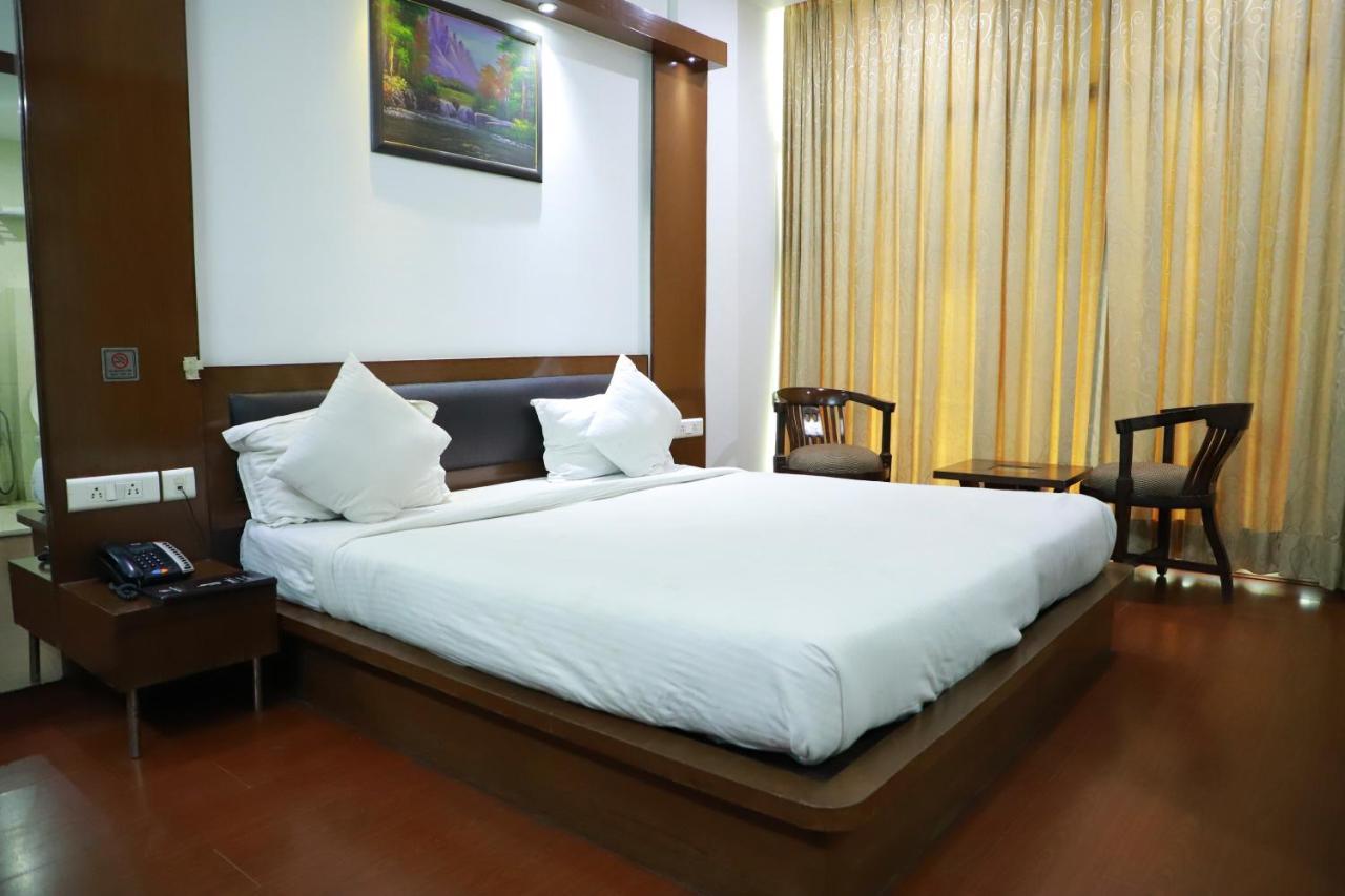 Hotel Parth Inn Ghaziabad Extérieur photo