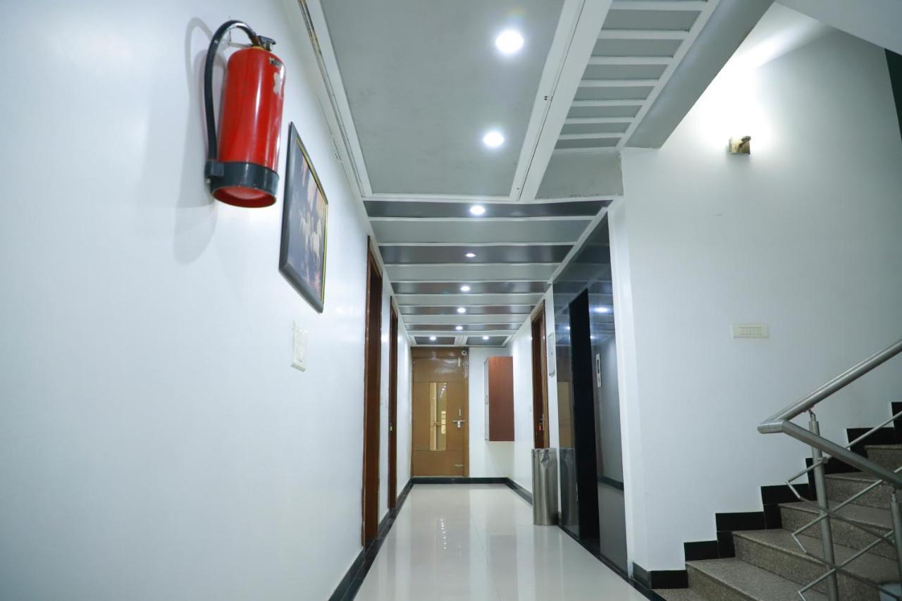 Hotel Parth Inn Ghaziabad Extérieur photo