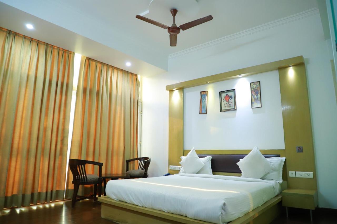 Hotel Parth Inn Ghaziabad Extérieur photo