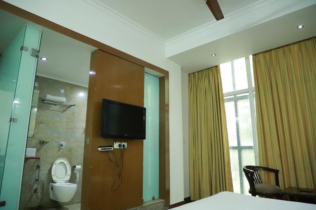 Hotel Parth Inn Ghaziabad Extérieur photo