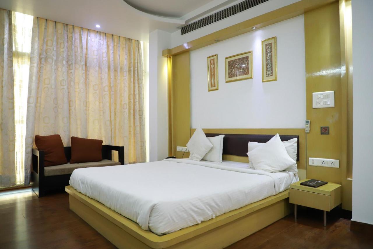 Hotel Parth Inn Ghaziabad Extérieur photo