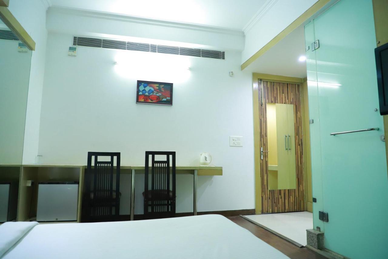 Hotel Parth Inn Ghaziabad Extérieur photo