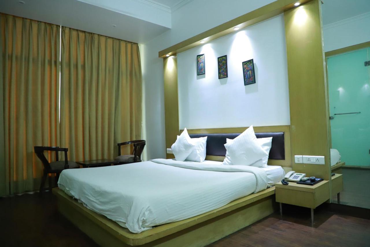 Hotel Parth Inn Ghaziabad Extérieur photo