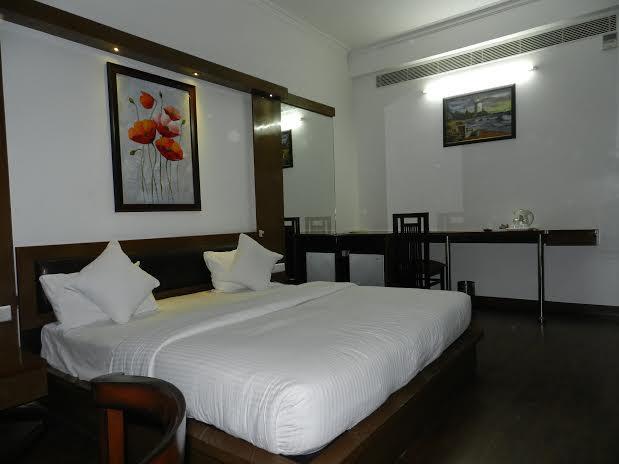 Hotel Parth Inn Ghaziabad Extérieur photo