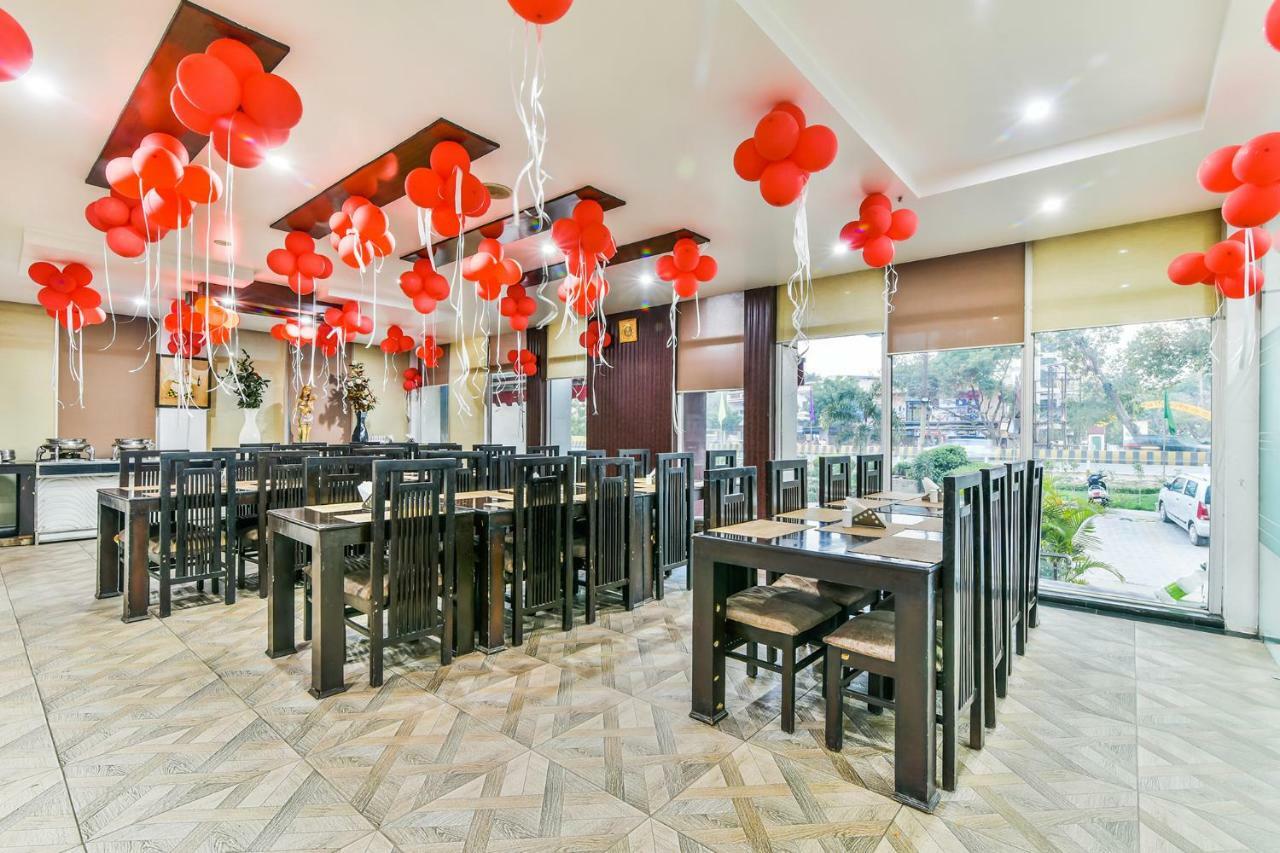 Hotel Parth Inn Ghaziabad Extérieur photo